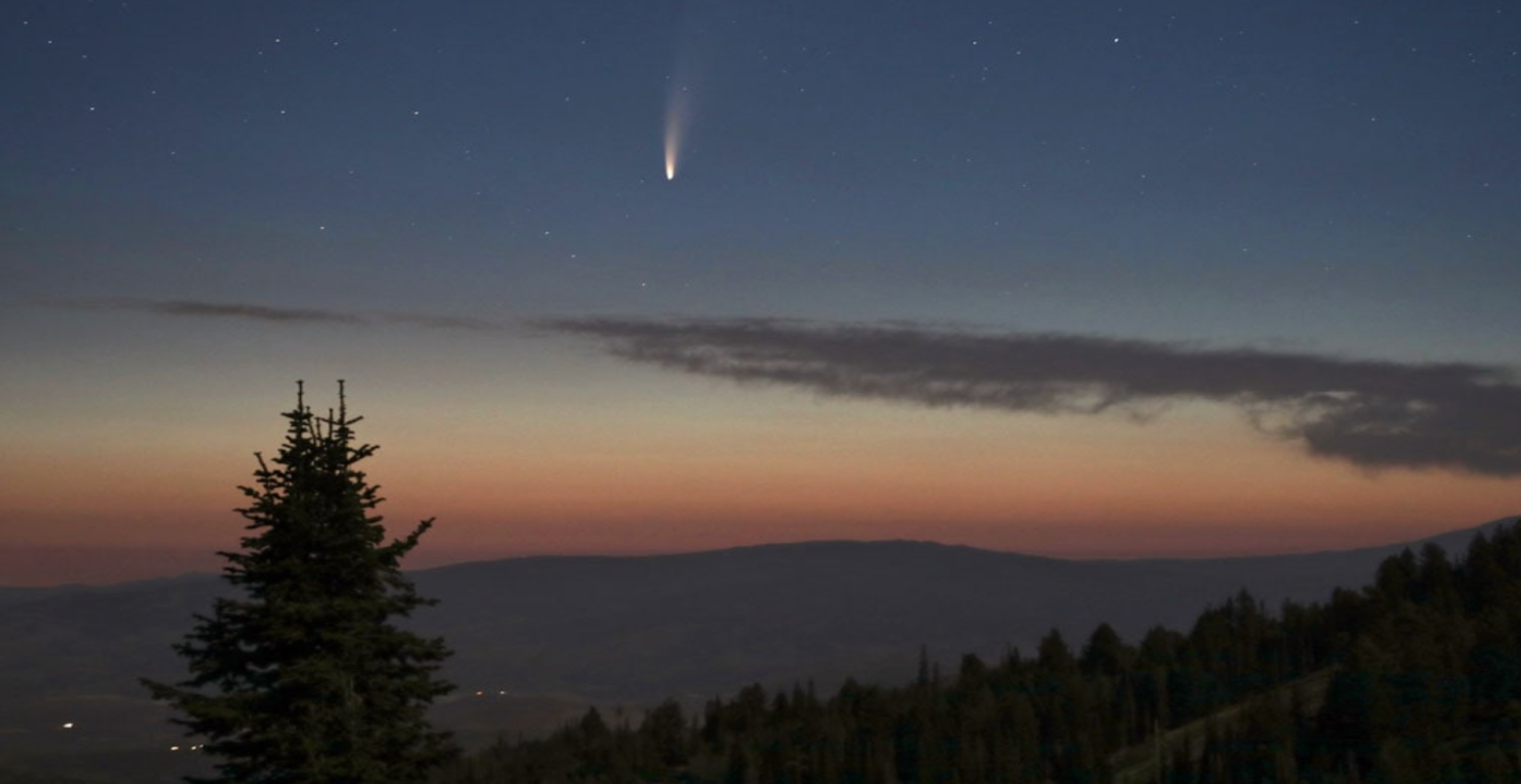 Comet NEOWISE 2019 (NASA photo).